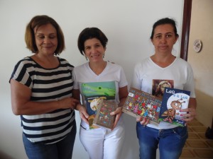 Deucélia disponibilizando  ao projeto SOPREV alguns exemplares de sua autoria.